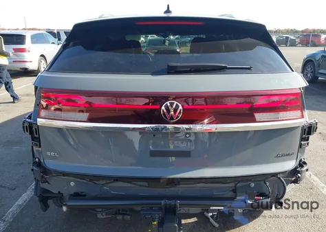 2024 Volkswagen Atlas Cross Sport 2.0T Sel Premium R-Line z USA, uszkodzony, nr VIN 1V2FE2CA0RC260386